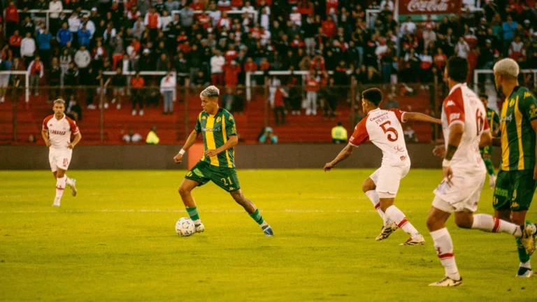 En un partidazo, Huracán empató con Aldosivi y perdió la chance de ser líder del Grupo A