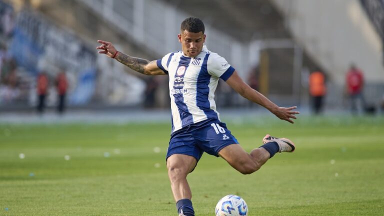Un jugador de Talleres de Córdoba denunció xenofobia por parte de un rival