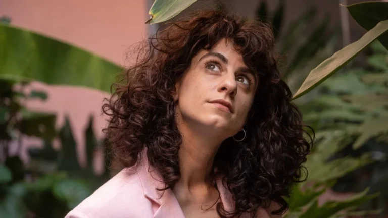 Marilina Bertoldi presenta «Para Quién Trabajás Vol. I» en vivo