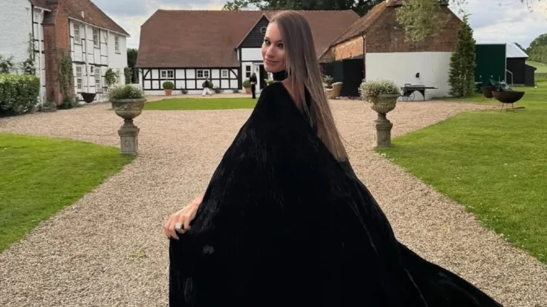 Pampita deslumbró con un vestido negro en el cumpleaños de Martín Pepa