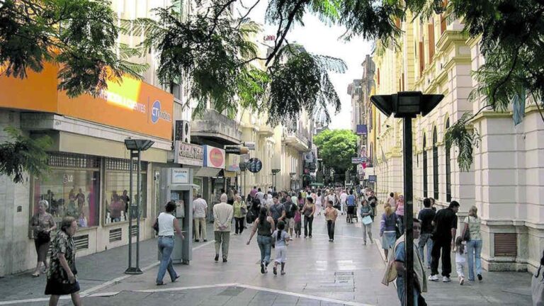 Córdoba vibra al ritmo del tunga-tunga en la peatonal
