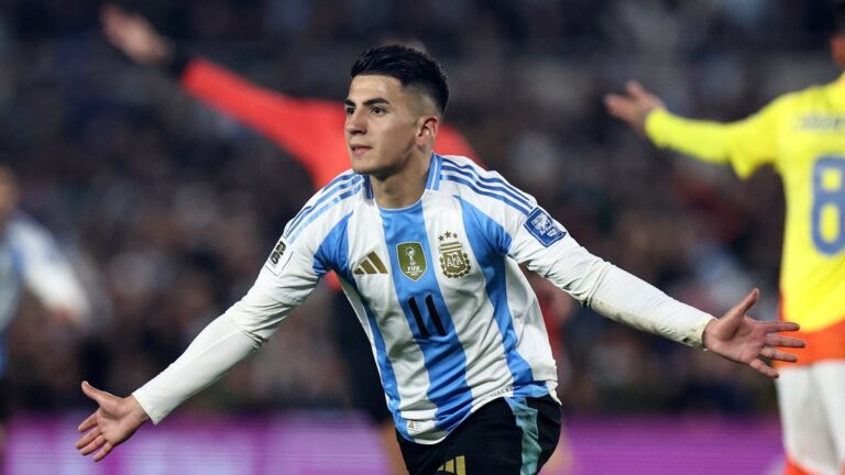 Con diez jugadores, la Selección argentina igualó ante Colombia por las Eliminatorias Sudamericanas