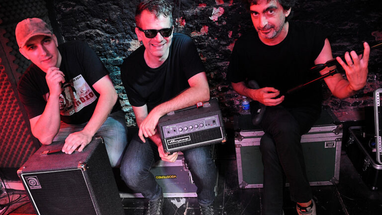 La mística intacta: Los Fundamentalistas y el arte de mantener vivo el fuego del Indio Solari